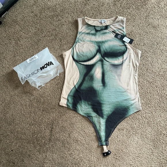 *NWT* Shape of Me Sleeveless Bodysuit - Picture 1 of 3